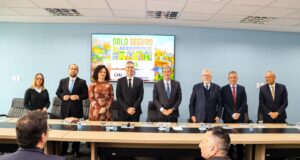 Desembargador Francisco Eduardo Loureiro ministra palestra no CIOESTE sobre direito à moradia e regularização fundiária.