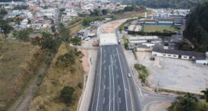 Obras no km 67 da Raposo Tavares alcançam 72% e trarão mais segurança e fluidez no trânsito para motoristas em Mairinque.
