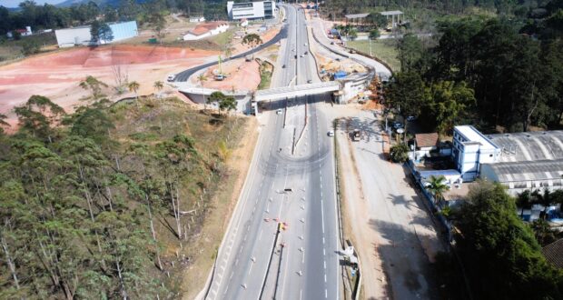 ViaOeste avança com 85% das obras do retorno no km 46+800 da Raposo Tavares, investimento de R$ 30,9 milhões em mobilidade.