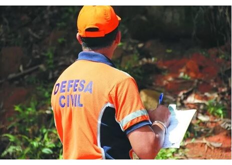 Com a chegada da primavera, Barueri recebe alerta da Defesa Civil sobre chuvas intensas, riscos de enchentes e ventos fortes.
