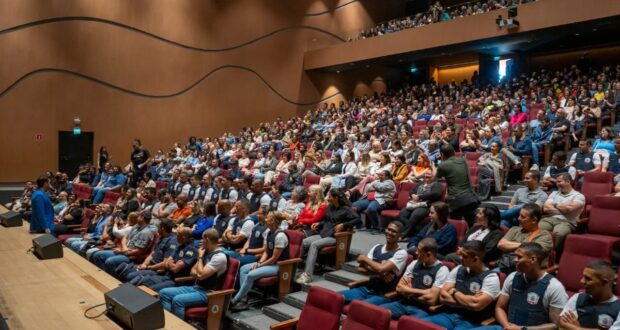 De 25 a 29/08, Barueri promoveu o programa Nosso Abraço, levando reflexão, motivação e bem-estar aos servidores municipais.