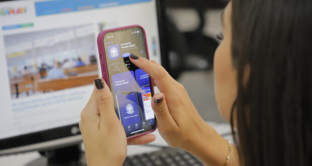 Prefeitura de Barueri anuncia que vagas de emprego agora só poderão ser acessadas pelo app Carteira de Trabalho Digital.