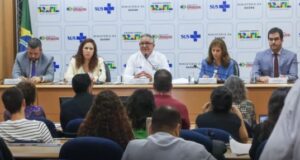 Cartão Nacional de Saúde passa a mostrar nome e CPF no lugar do antigo número, segundo anúncio dos ministérios da Saúde e MGI.