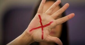 Pensão especial será destinada a filhos e dependentes menores de 18 anos órfãos por feminicídio, conforme publicado no DOU.