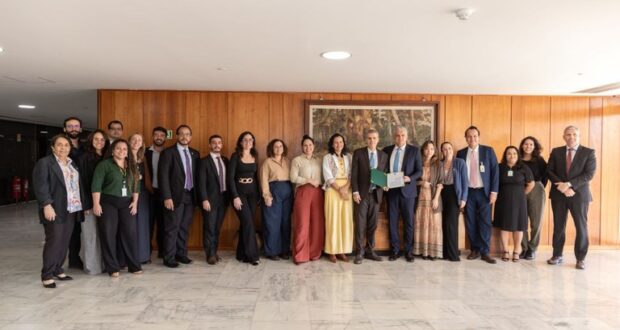 SECOM e CONAR estabelecem cooperação técnica para combater golpes e proteger cidadãos.