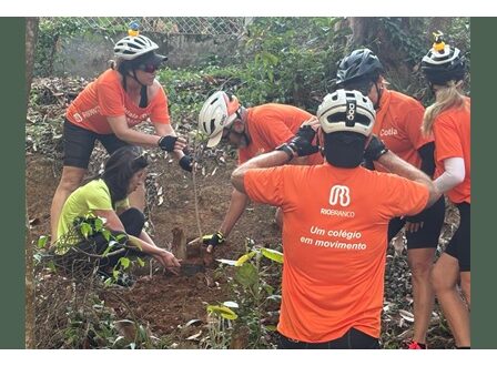 No Dia da Árvore, Cotia uniu ciclistas e moradores no Pedala Cotia e plantou mudas nativas da Mata Atlântica em ação ambiental.
