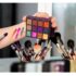Cotia abre inscrições para cursos gratuitos de cabeleireiro, manicure, design de sobrancelha, penteado e maquiagem a partir de 16 anos.