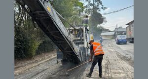 Prefeitura de Cotia inicia obras do Asfaltaço com fresagem e melhorias na Vila Jovina, Jardim Lina, Jardim Pioneira e Granja Clotilde.
