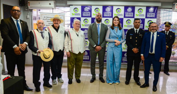 Mais de 18 mil pessoas participam do Desfile Cívico-Militar de Osasco, com foco em sustentabilidade e cidadania.