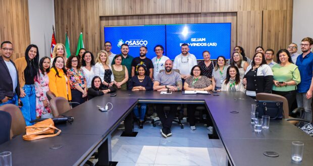 Prefeito Gerson Pessoa empossa 32 membros do Conselho Municipal de Saúde de Osasco para o biênio 2025/2027.