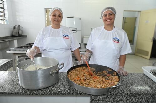 Seduc-SP abre inscrições para o Concurso de Receitas 2025, com tema alimentação e sustentabilidade, valorizando cozinheiras escolares.
