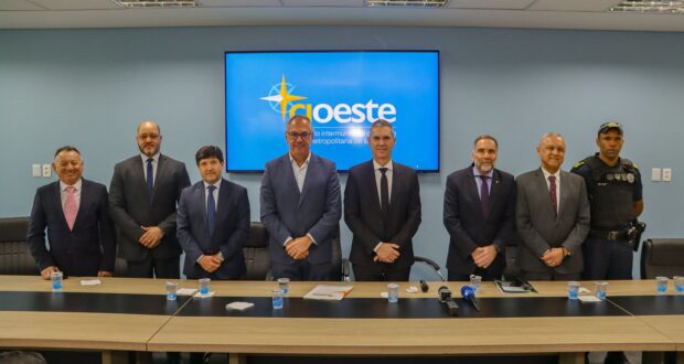 Encontro no CIOESTE reúne autoridades e o secretário Mário Sarrubbo para discutir ações e projetos na área de segurança pública.