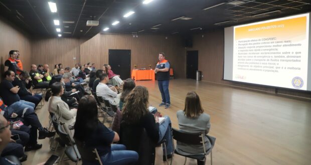 Em reunião na Praça das Artes, a Defesa Civil de Barueri tratou do Plano Preventivo Chuvas de Verão e do simulado com a Transpetro.