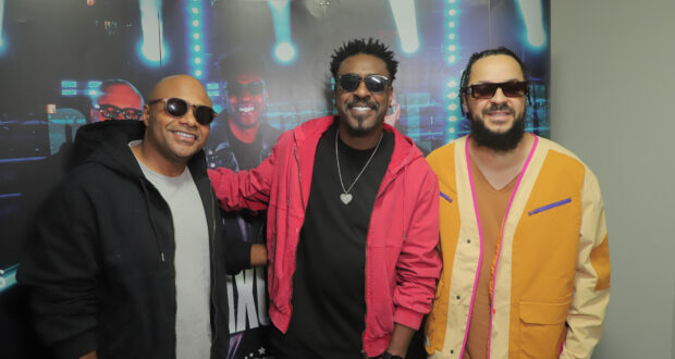 Inauguração do Parque da Juventude Rubens Furlan Filho em Barueri termina com show do grupo Pixote, trazendo alegria aos moradores.