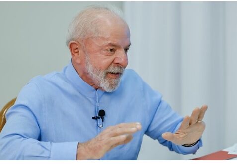 Presidente Lula relatou ligação de Donald Trump, com cerca de 30 minutos, reforçando interesse em relações construtivas entre os países.
