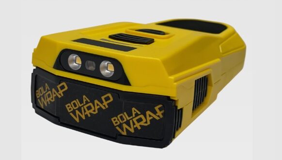 Prefeitura de Cotia destina emenda parlamentar para comprar tecnologia não letal que imobiliza suspeitos sem causar ferimentos.