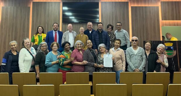 Cotia renova termo de cessão com entidades que realizam projetos gratuitos voltados a crianças, adolescentes e idosos.
