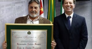 Empresário e Mister Osasco 3ª Idade 2022, Hermenegildo Cordeiro Marques, recebe o título de Cidadão Osasquense em solenidade na Câmara.