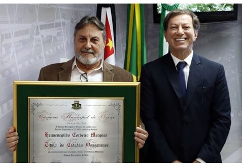 Empresário e Mister Osasco 3ª Idade 2022, Hermenegildo Cordeiro Marques, recebe o título de Cidadão Osasquense em solenidade na Câmara.