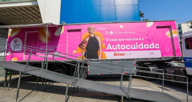 Prefeitura de Osasco oferece 180 exames gratuitos de mamografia pelo SUS entre 16 e 18 de outubro com a Carreta Laço Rosa.