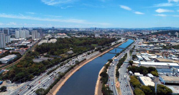 Governo de SP estende até 7 de novembro a consulta pública do projeto de desassoreamento e manutenção dos rios Tietê e Pinheiros.