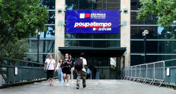 Com 246 postos e 900 totens, Poupatempo oferece 4,2 mil serviços presenciais e digitais em mais de 640 municípios de SP.