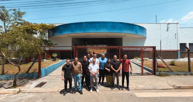 Prefeito de Cajamar anuncia obras de modernização do Colégio do Futuro, visando segurança, conforto e melhor aprendizado para alunos.